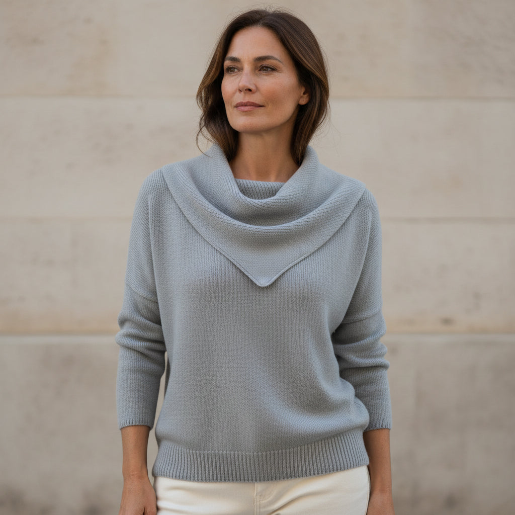 Liora | Warm Sweater with a Soft Collar